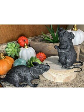2x Realistic Rats Fake Halloween Plastic Black Rats Squeaker Fake Rat S5